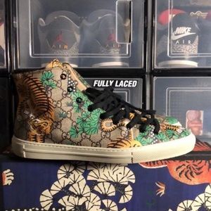 Men Gucci shoes size 10